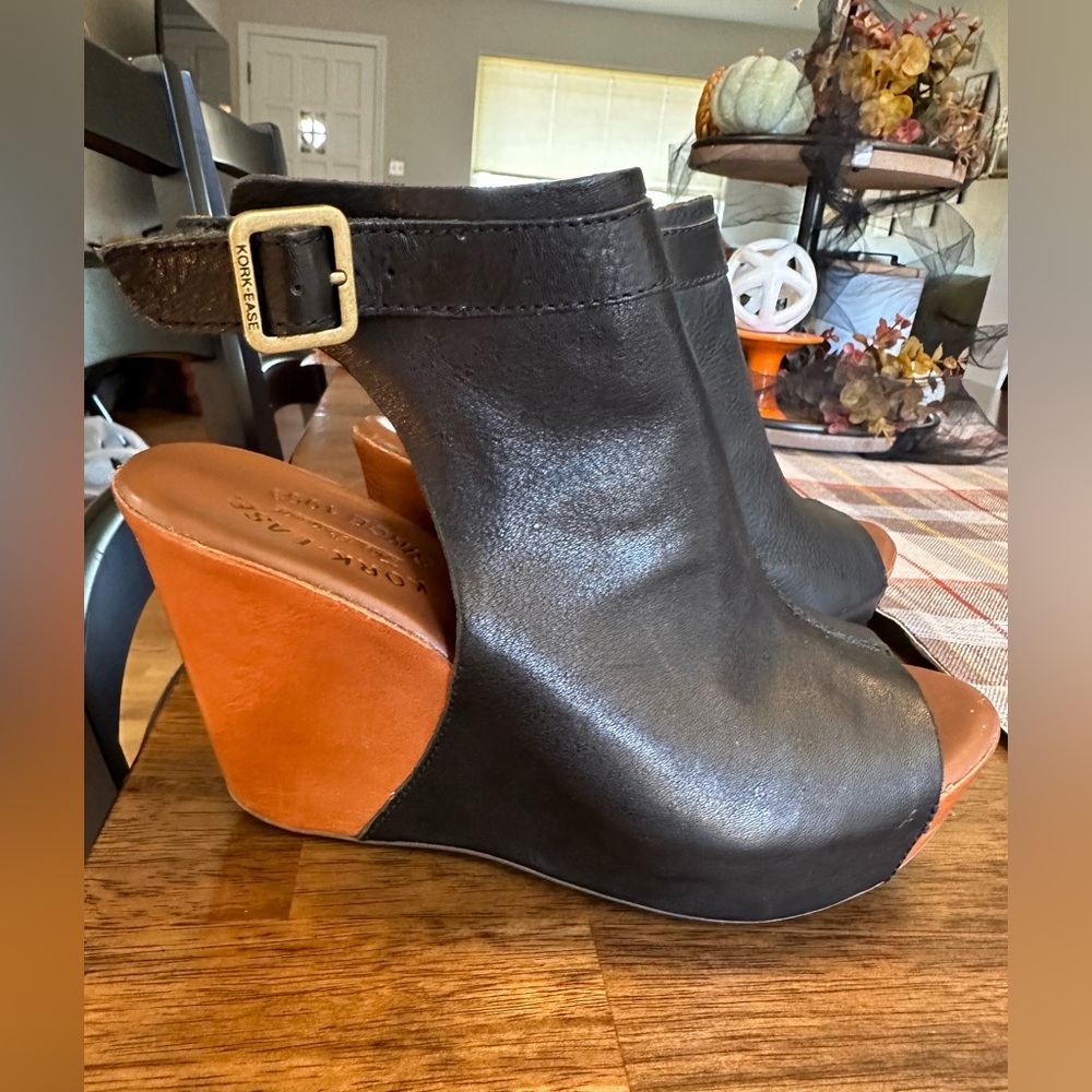 Kork-Ease black leather and brown wedge size 7M.